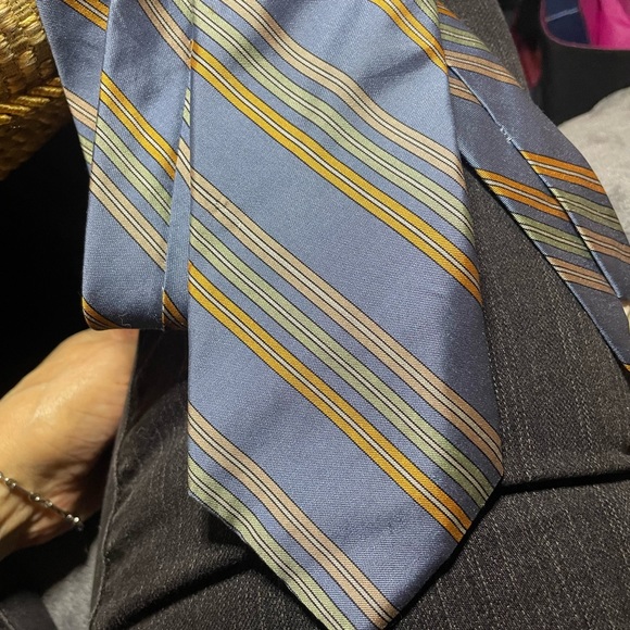 John Henry 100% Silk Tie 3.25” x 54” Baby Blue Stripe - Picture 7 of 9